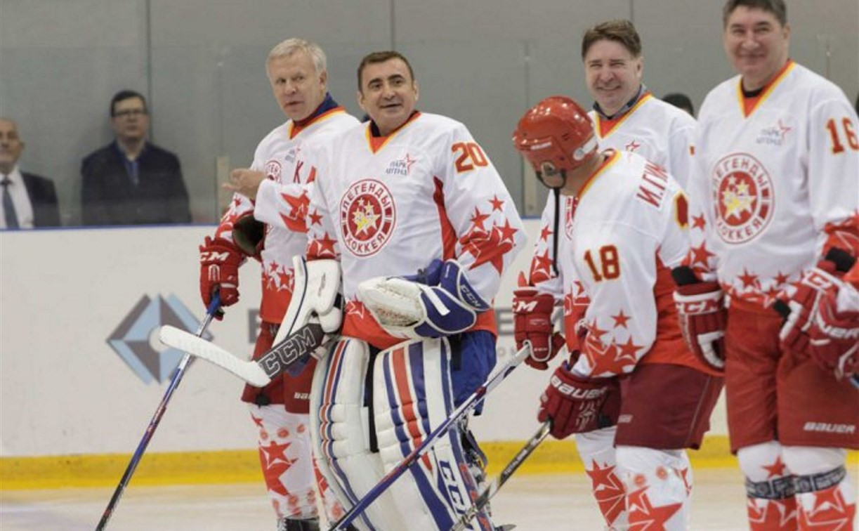 Алексей Дюмин поздравил спортсменов и болельщиков с Днём хоккея
