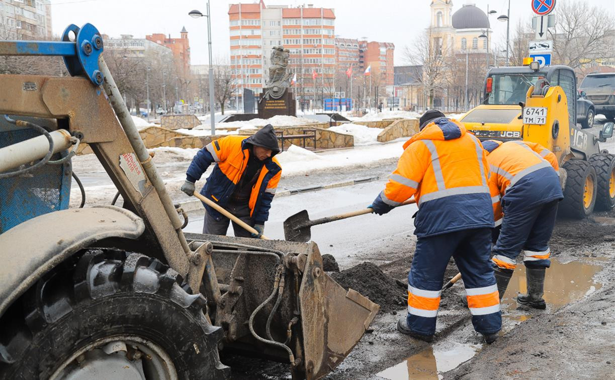 В Туле на улице Каминского ремонтируют дорогу