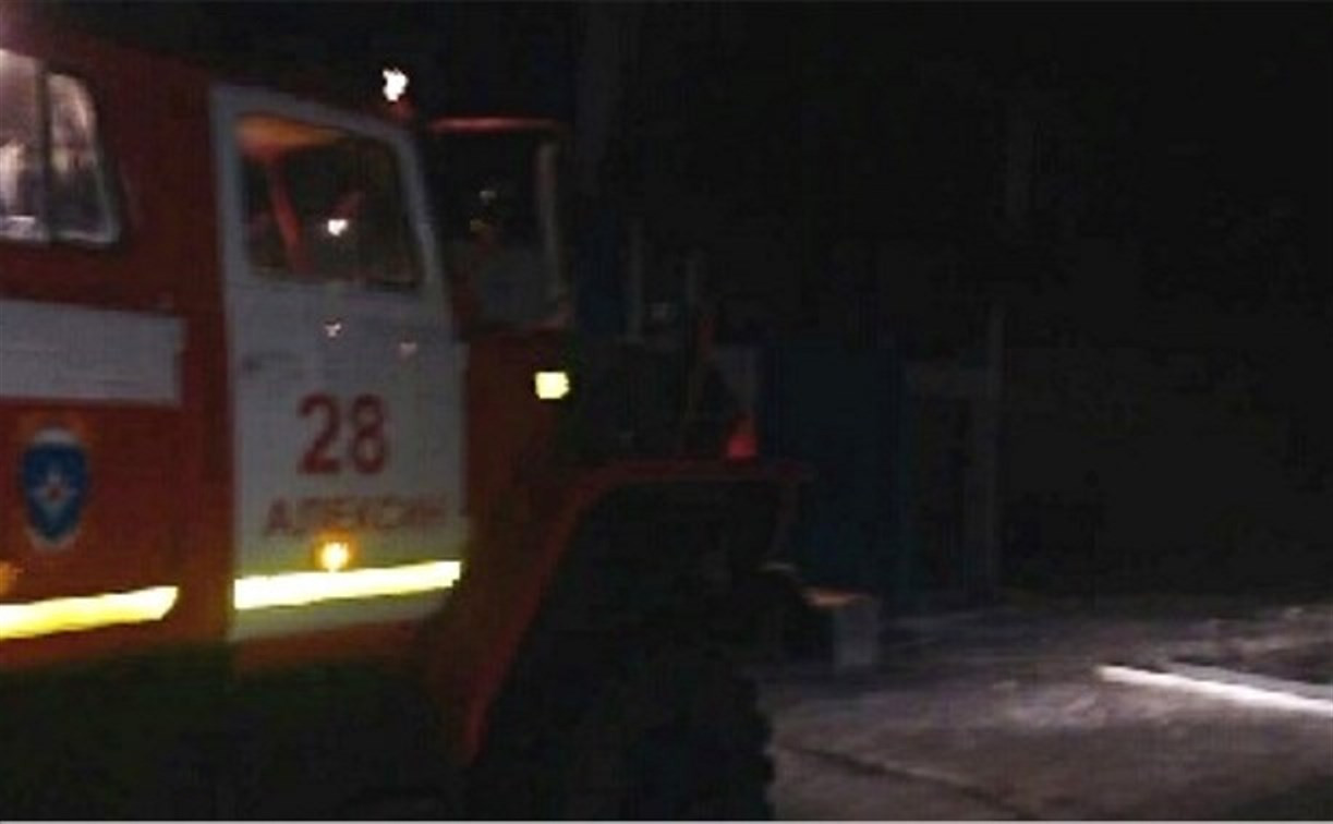 Ночью в Заокском районе загорелся ангар со спортивными самолётами
