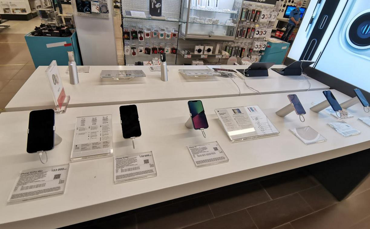 В Туле продавец украл из супермаркета 13 мобильников и смарт-часы