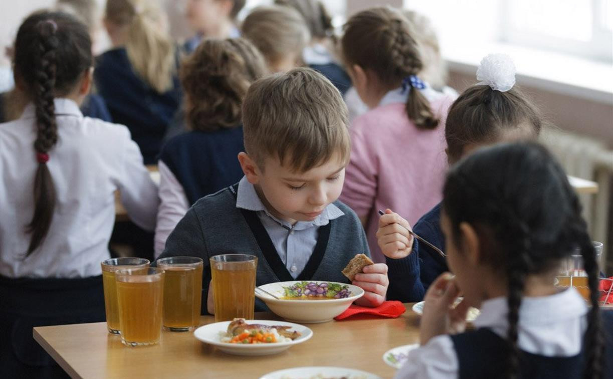 Кому положена компенсация за школьное питание и как ее получить: разъяснение
