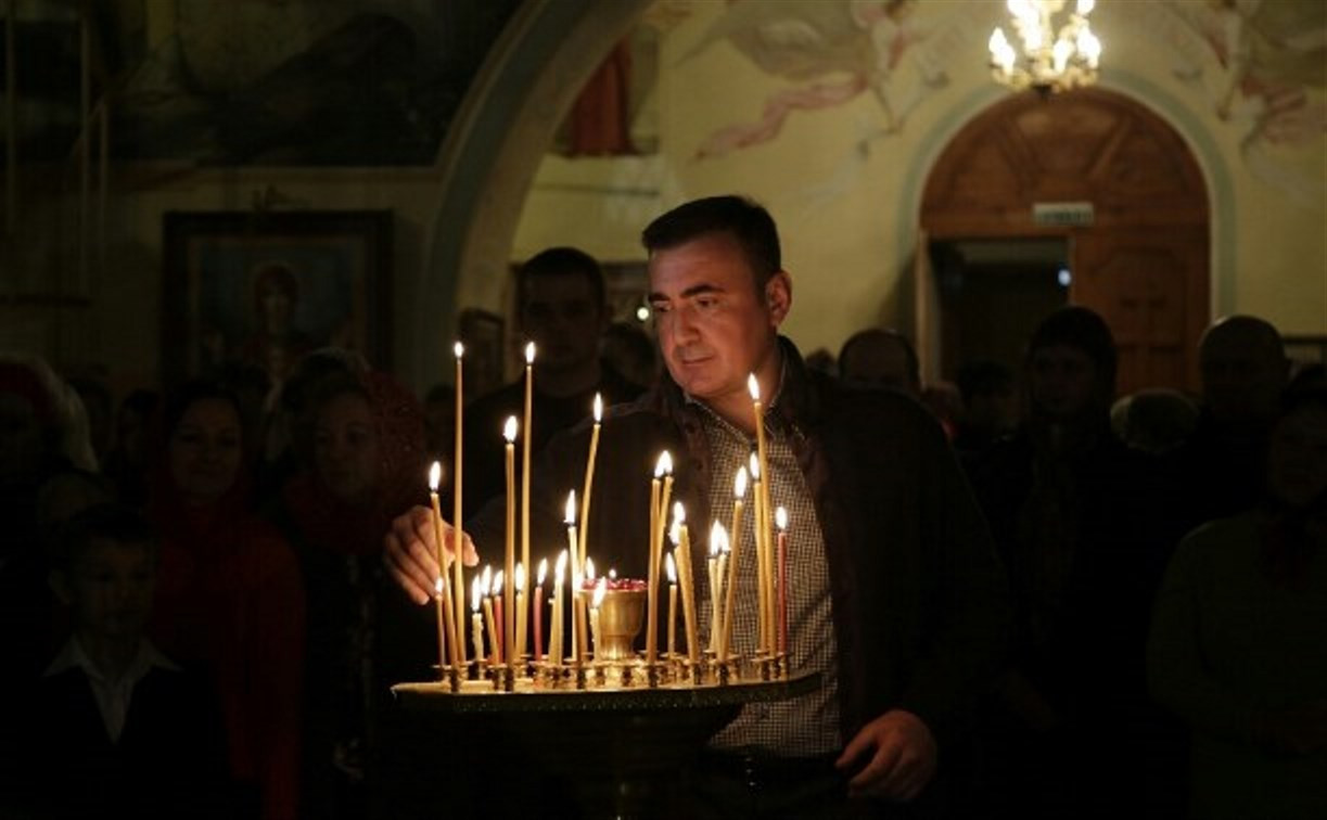 Алексей Дюмин поздравил православных верующих с Пасхой