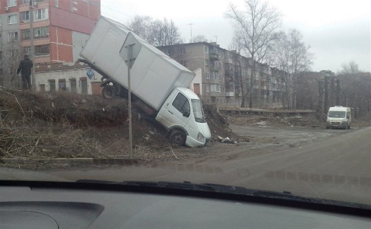 В Туле грузовая «Газель» едва не стала причиной аварии