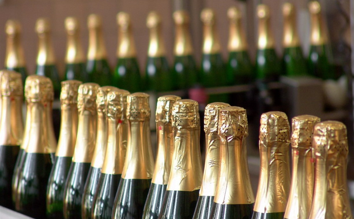 Перед Новым годом российские эксперты проверят коньяки и шампанские вина