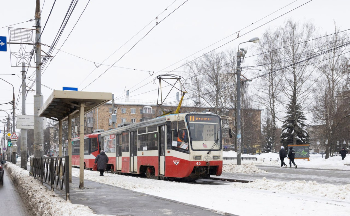 В Туле из-за снегопада остановили движение трамвайного челнока