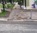 В Туле дорогу пешеходам на тротуаре перегородили забором