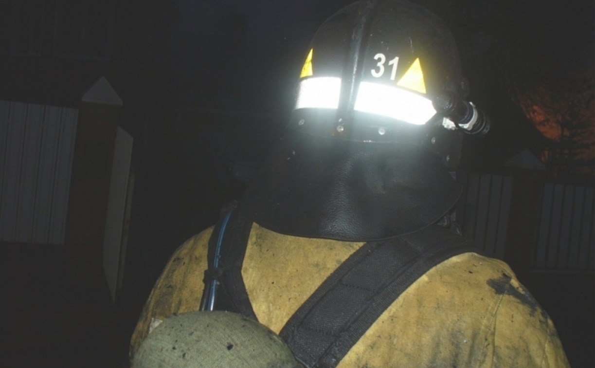 Ночью в Щёкино пожарные спасли семь человек