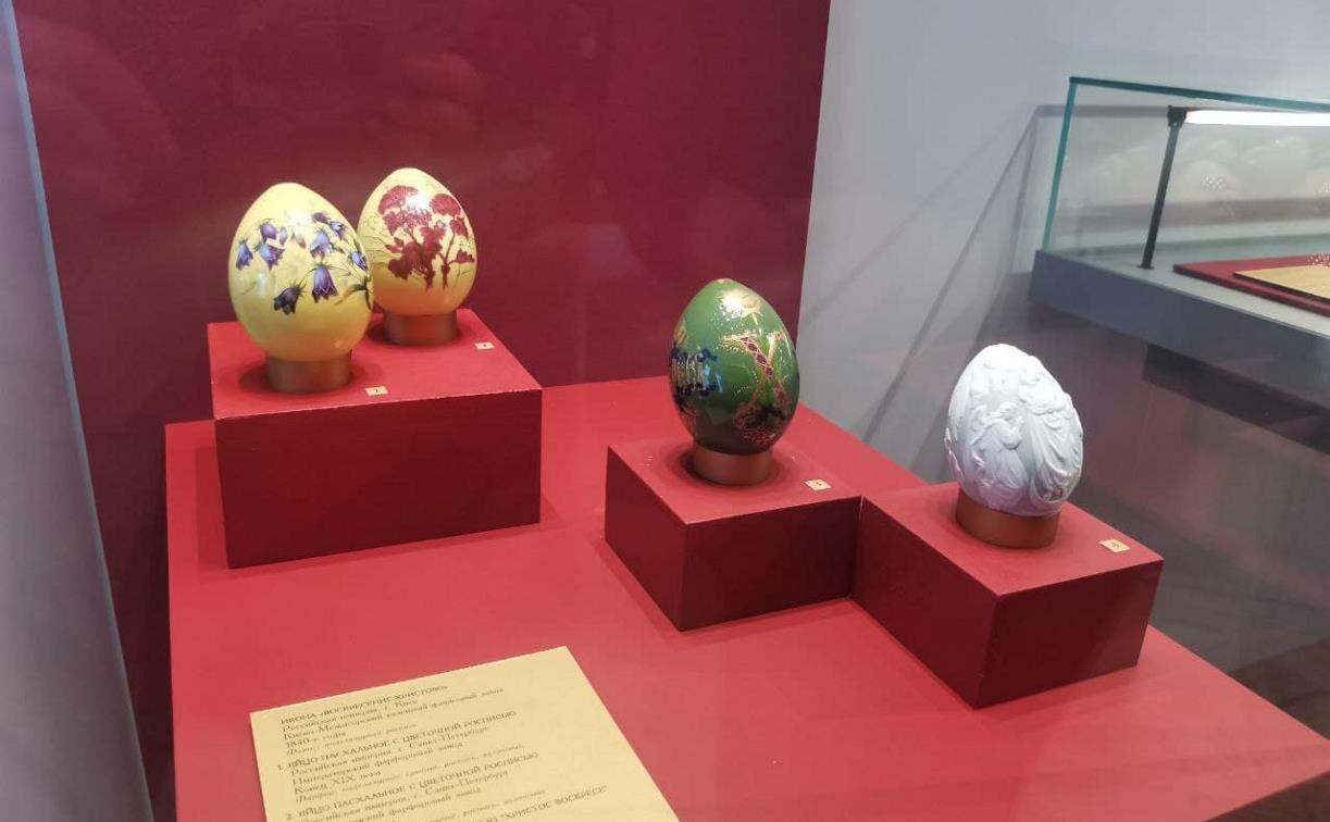В Туле открылась выставка старинных фарфоровых пасхальных яиц