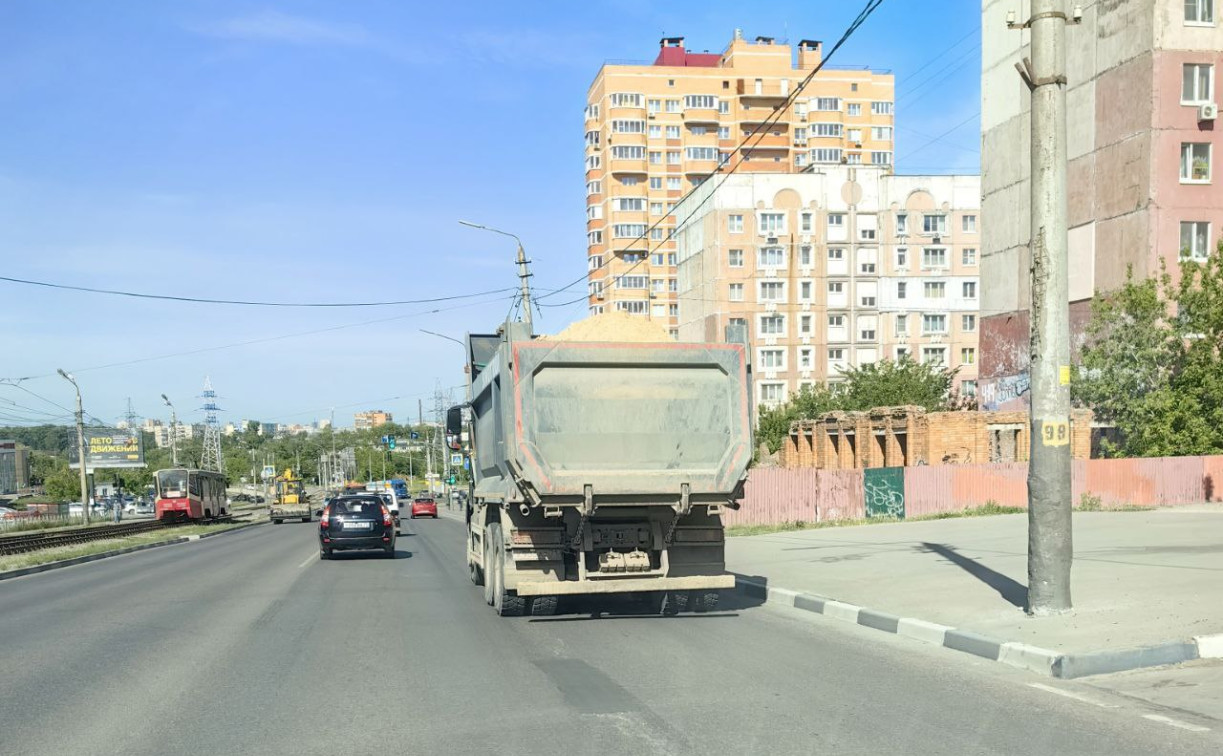 Штрафы до 450 тысяч: в Туле камеры начали фиксировать грузовики без тентов