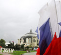 Тулу украсили флаговыми композициями в цветах триколора