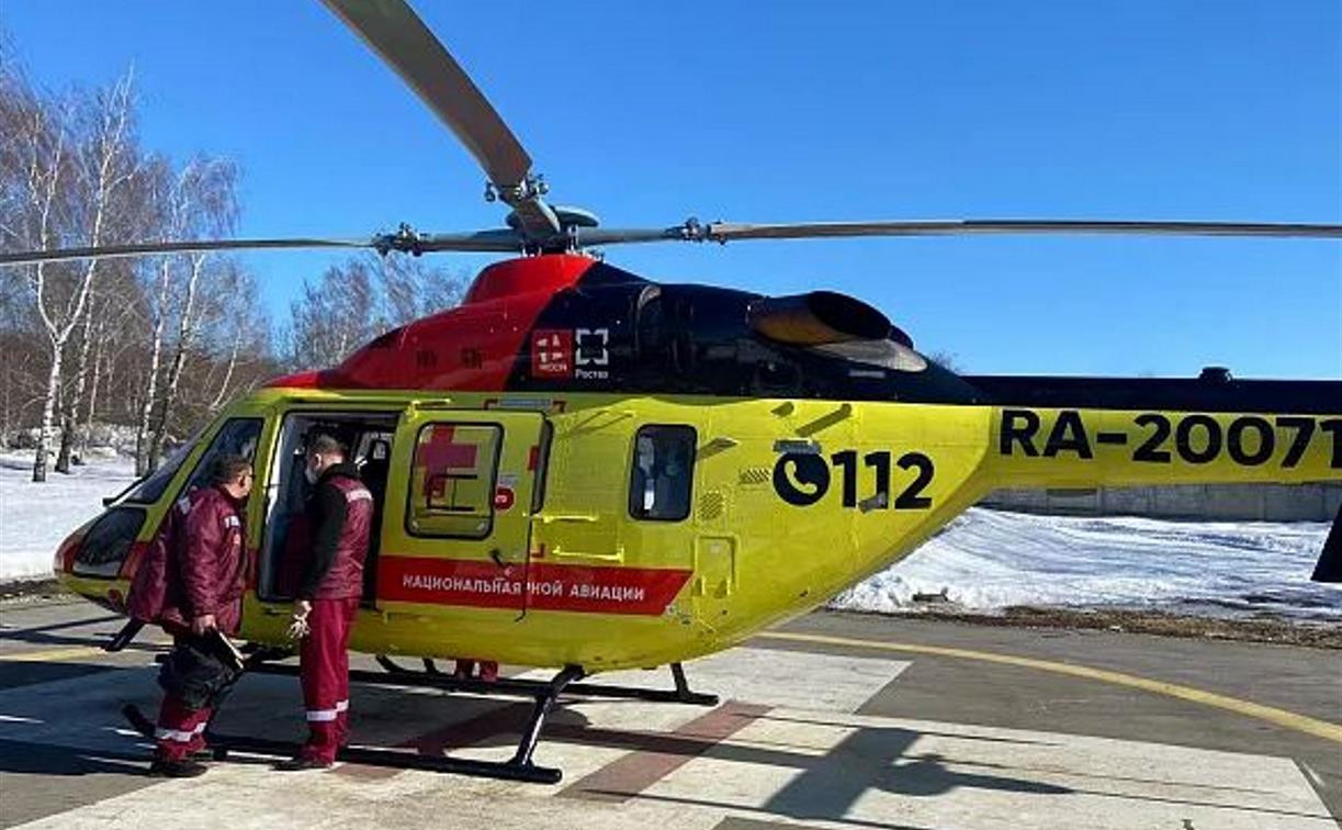Пятимесячного малыша вертолетом санавиации доставили из Москвы в Тулу