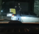 Против шерсти на тонированном автомобиле: покупатели шаурмы в полицейской форме попали на видео  