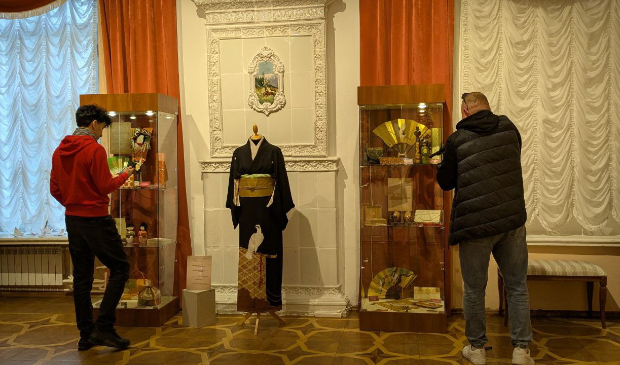 В Богородицком дворце-музее открылась выставка японского искусства из частной коллекции