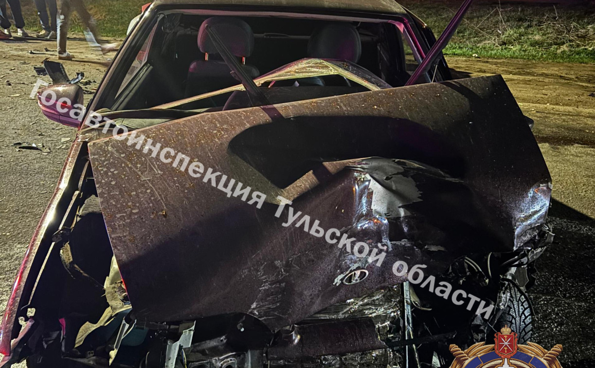 В Туле водитель на ВАЗе не уступил дорогу и устроил двойное ДТП 