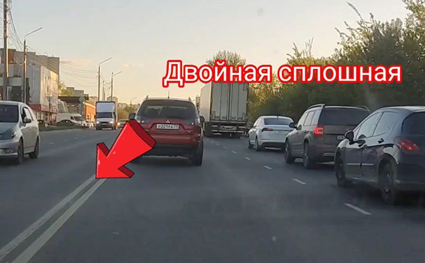 На ул. Рязанской водитель решил, что удобнее через двойную сплошную