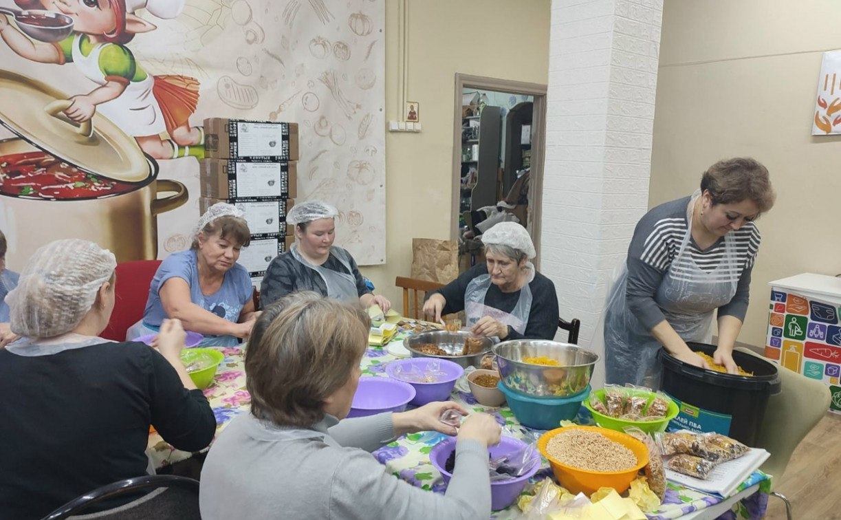 Андрей Дубровский передал волонтерской группе «Самоварочка» промышленный автоклав