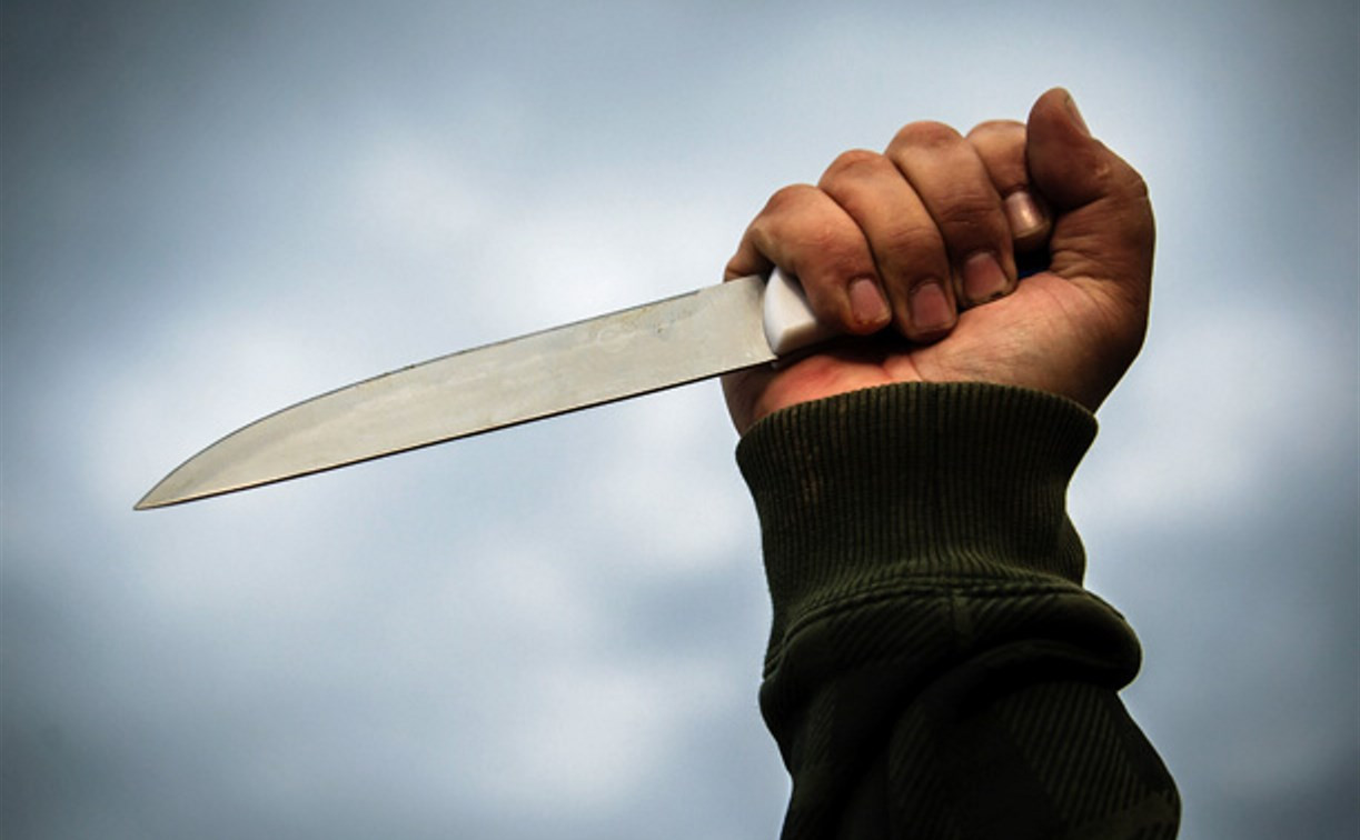 В Новомосковске мужчина с ножом пытался ограбить магазин