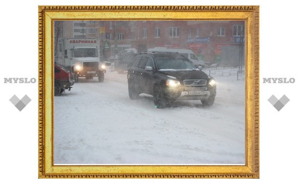 В день первой метели Тула встала в пробке