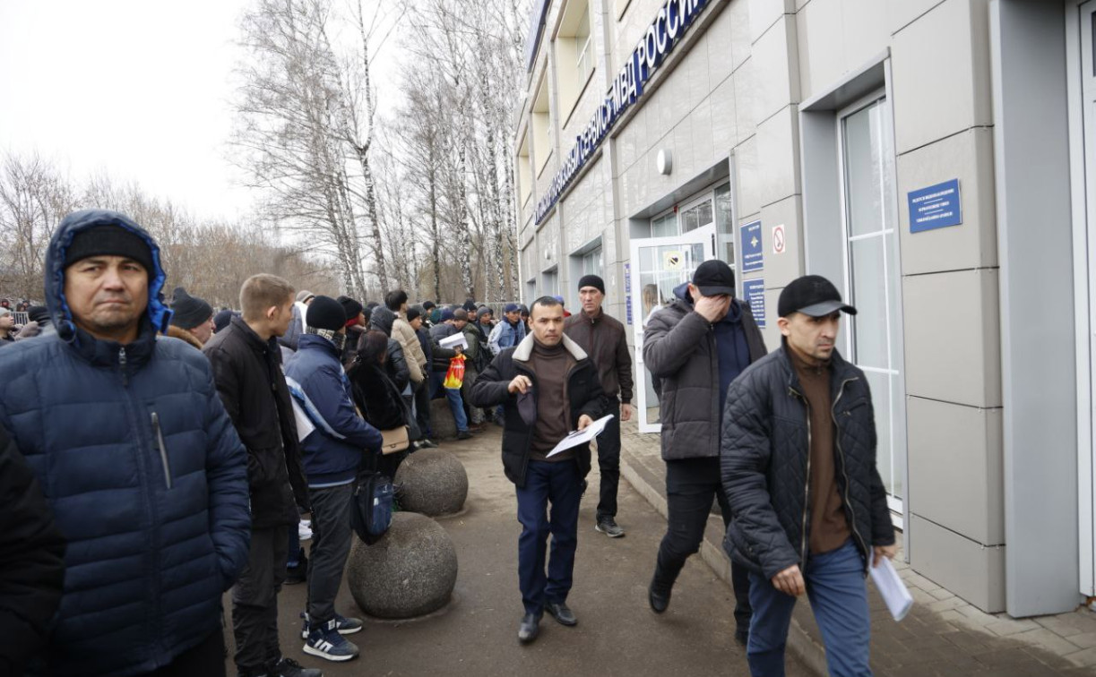 Тульские полицейские напомнили, в каких отраслях в 2026 году запретят работать мигрантам