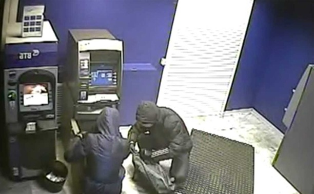 В Киреевском районе преступники пытались вскрыть банкомат 