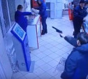 Дебошир с игрушечным пистолетом в магазине в Алексине попал на видео