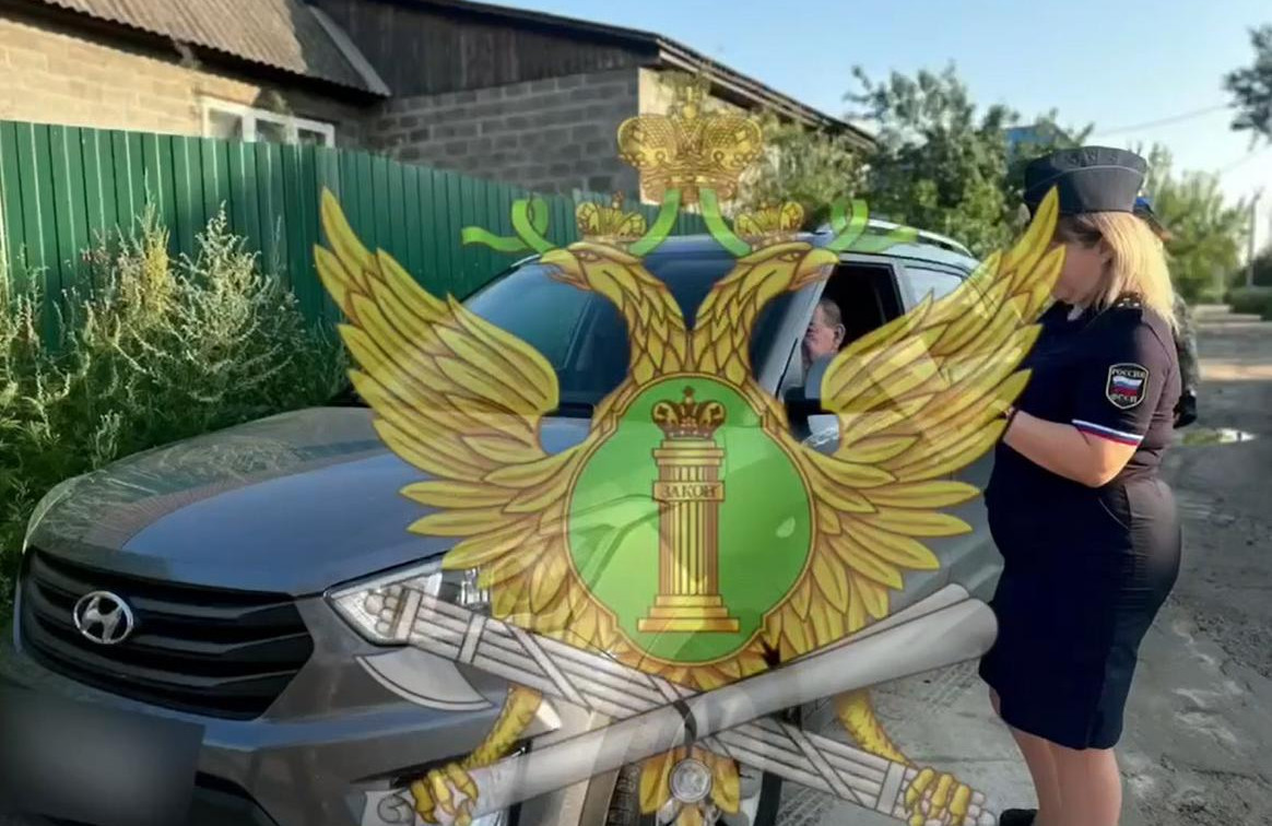 Полицейские, приставы и росгвардейцы провели рейд в поселке Плеханово: видео