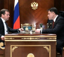 Владимир Груздев поздравил Дмитрия Медведева с днем рождения
