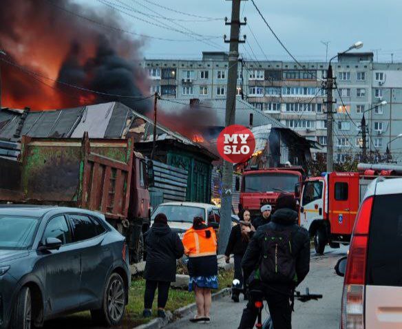 Пожар в автосервисе на Штыковой локализован