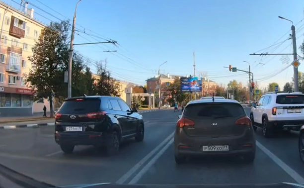 В Туле водителя Hyundai Creta не смутила двойная сплошная линия разметки