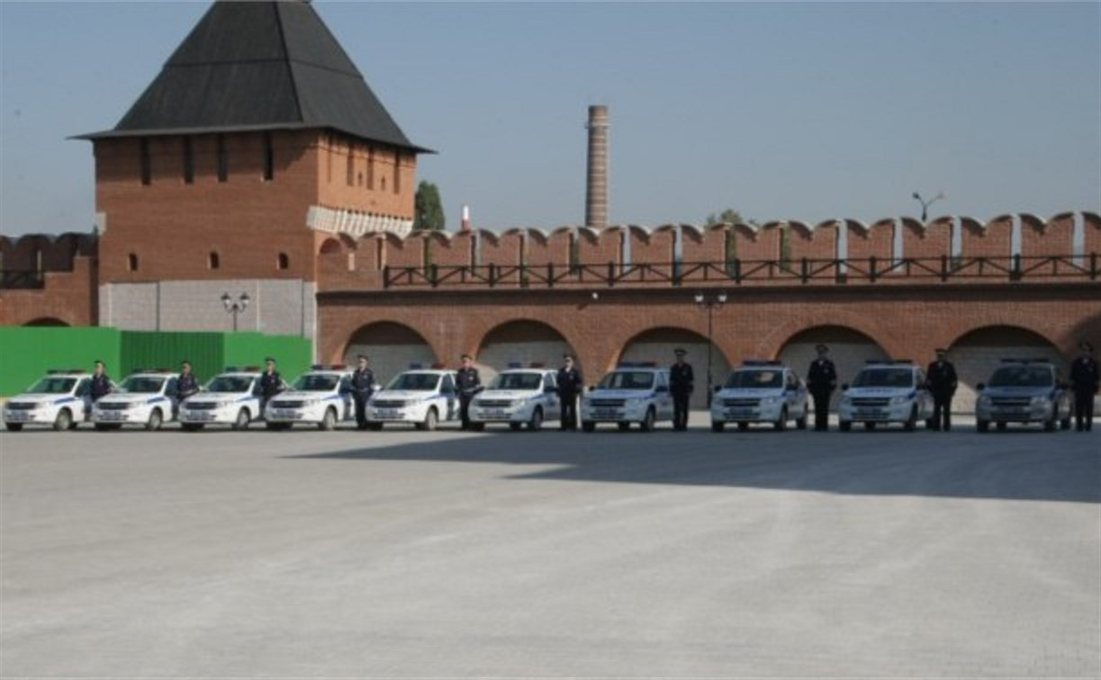 Тульские полицейские получили ключи от новых служебных автомобилей