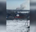 В поселке Ленинском в Туле загорелась мусорная свалка