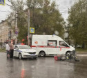 На ул. Фрунзе доставщик на велосипеде попал в ДТП
