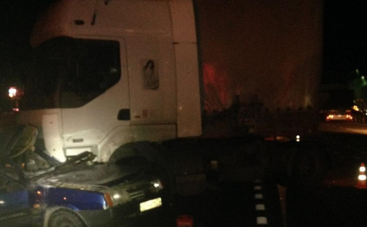ДТП на М2 «Крым»: столкнулись ВАЗ и грузовик