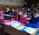 В школе Болохово ученики сидят на уроках в куртках