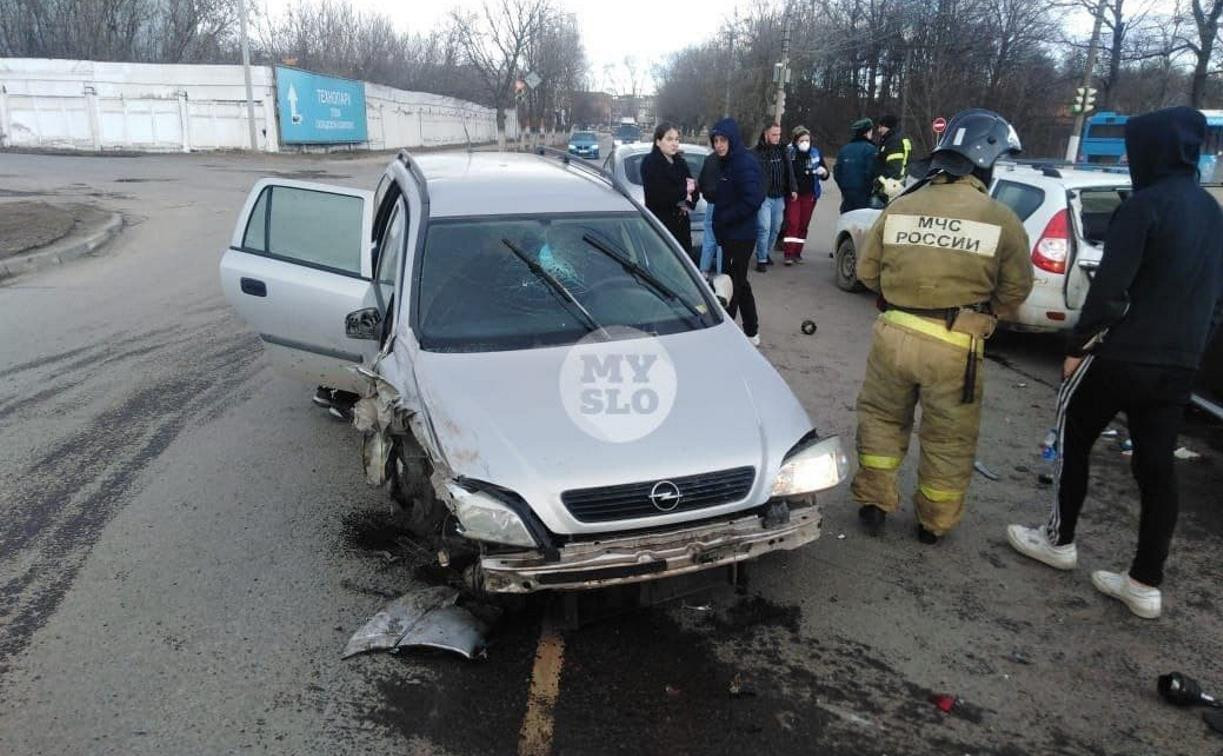 В Туле в ДТП на Щегловской Засеке пострадали два человека