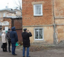 После публикации на Myslo на доме-развалюхе в Денисовском переулке установят маячки