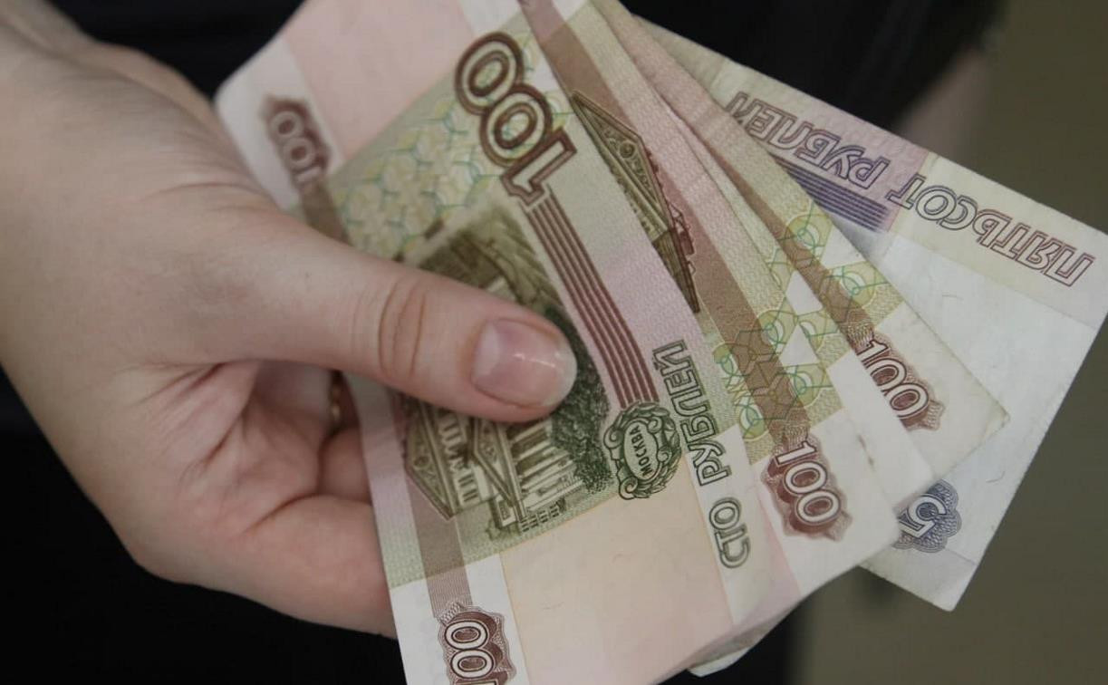 Медик и сантехник: кому в Туле готовы платить больше 100 тысяч рублей