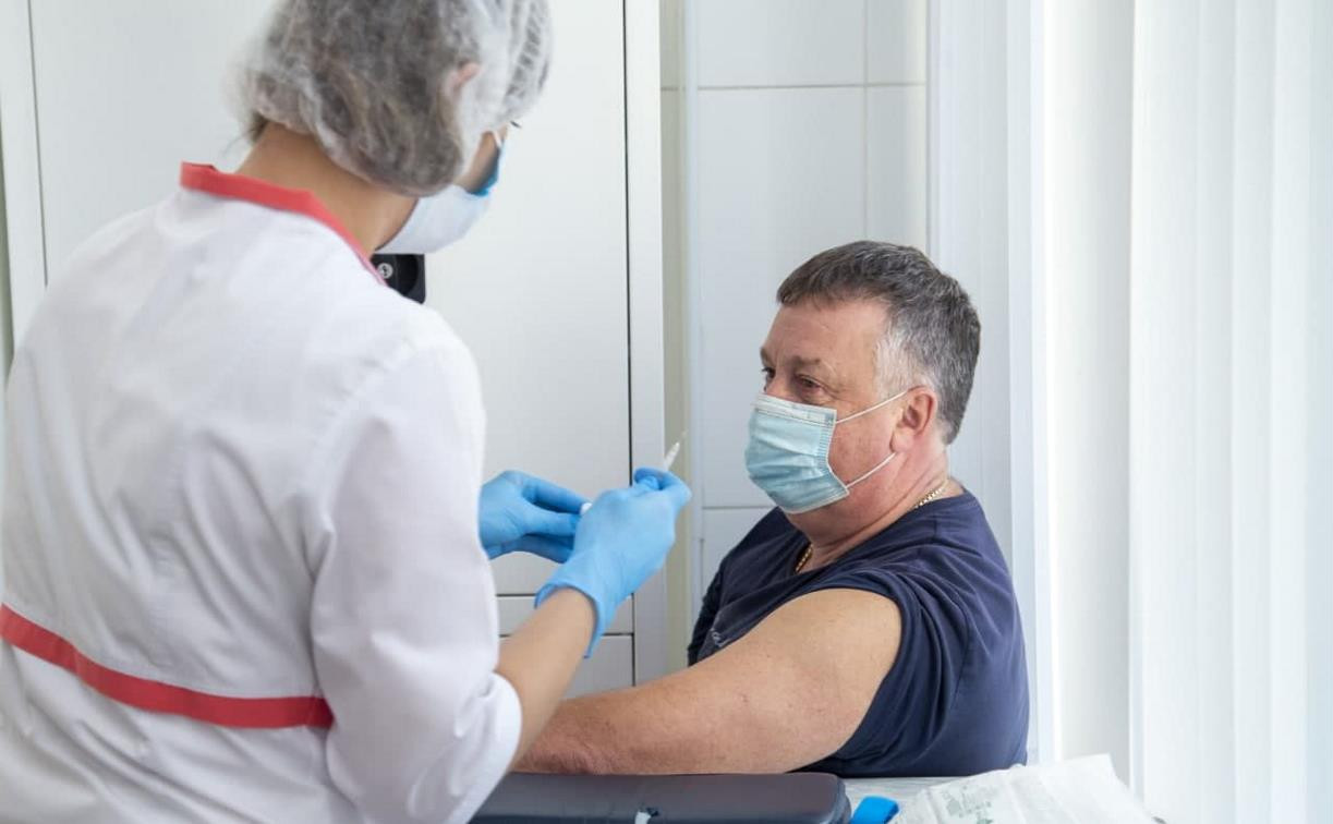 Более 15 тысяч жителей Тульской области повторно вакцинировались от COVID-19