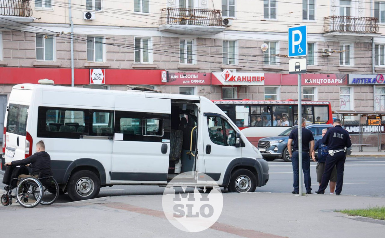 В Туле из маршрутки на ходу выпала девушка: прокуратура проводит проверку