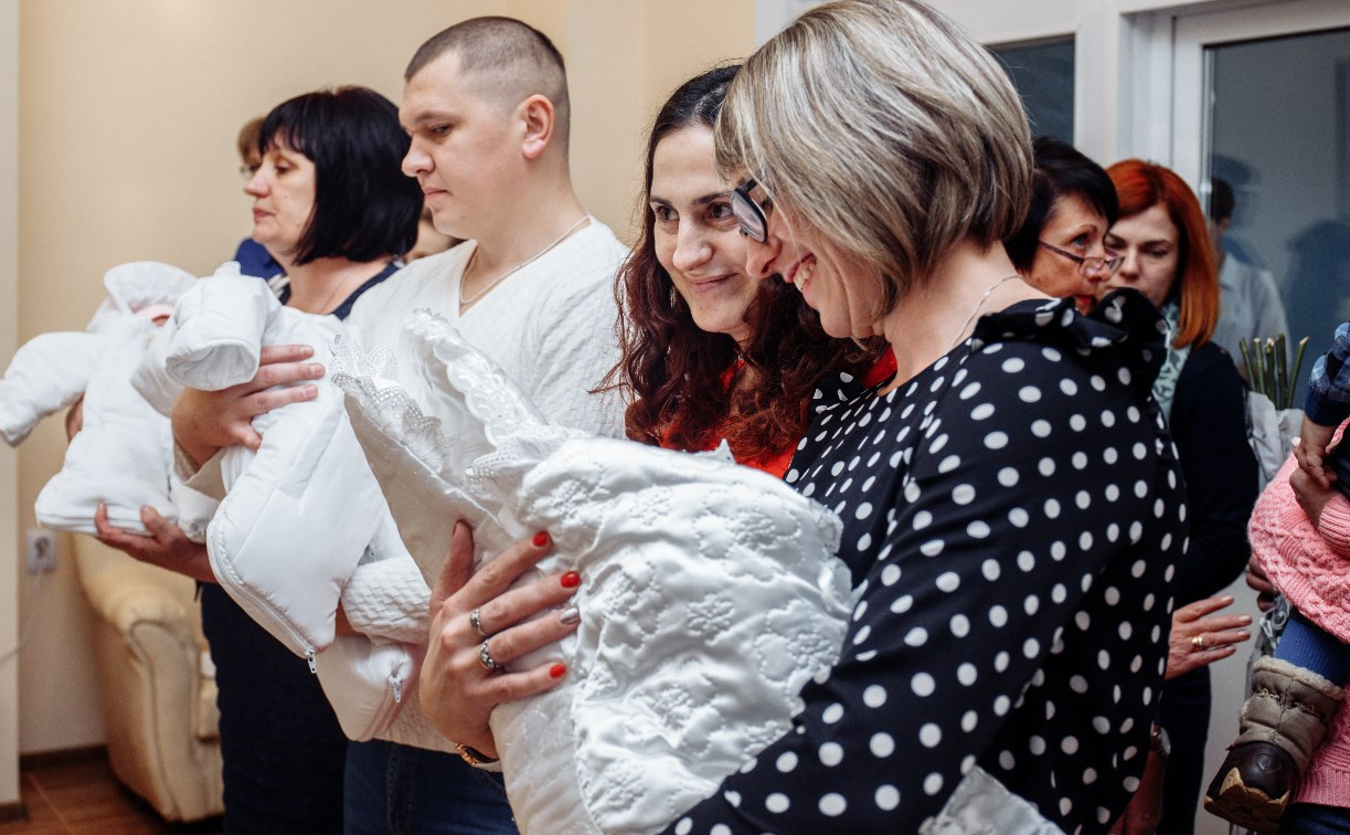 В Тульской области родилась тройня: родители получили сертификат на 7,5 млн рублей