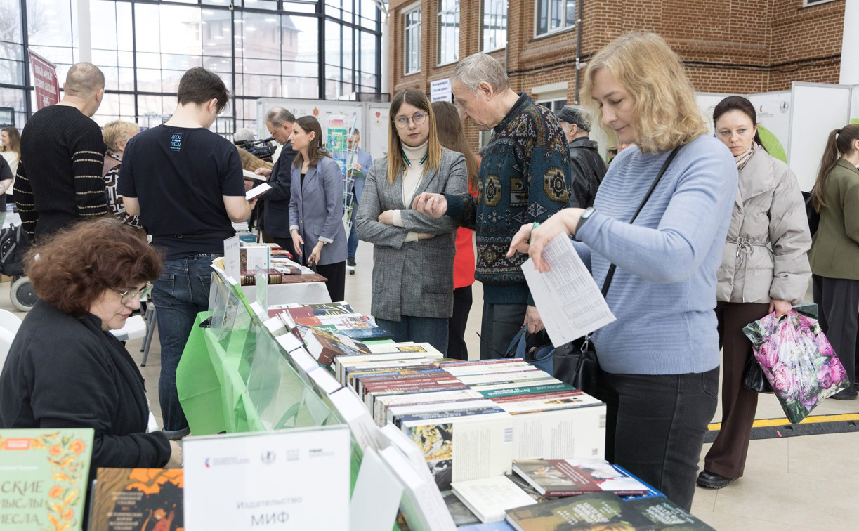 «Тула читает!»: в атриуме кремля открылся масштабный книжный фестиваль