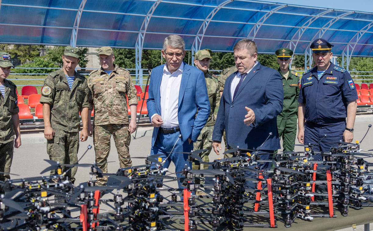 Дмитрий Миляев передал тульским военнослужащим новую партию техники