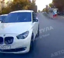На ул. Болдина нарушитель на BMW едва не устроил лобовую аварию