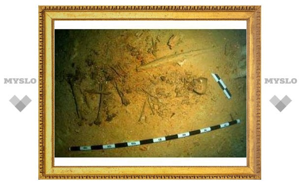 Из подводной пещеры в Мексике подняли скелет древнего человека
