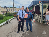 Одоевские пожарные встретились с актером Виктором Добронравовым и побывали на съемочной площадке, Фото: 6