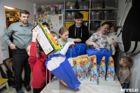 Ноутбук и сертификат на автомобиль: многодетные семьи Тулы получили подарки от Алексея Дюмина, Фото: 24