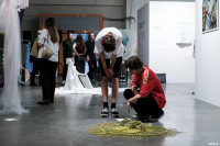  Вышивальный перфоманс: в Туле состоялся финисаж выставки о синтезе моды и современного искусства, Фото: 56