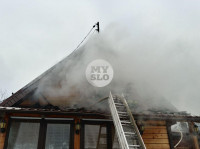 В Туле на ул. Фурманова загорелся частный дом, Фото: 11