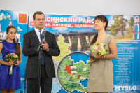 Дмитрий Медведев вручает медали выпускникам школ города Алексина, Фото: 5