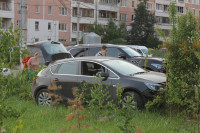 В Туле "Opel" перелетел бордюр и протаранил припаркованный "Infiniti", Фото: 10